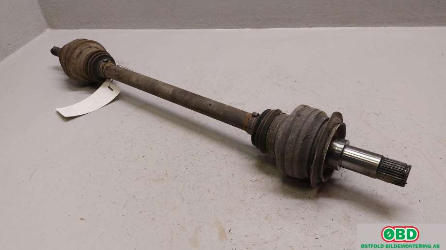 Drivaksel høyre bak til Mercedes Vito 2014-->> (W447) (W447) (MERCEDES|A 447 350 66 00|)