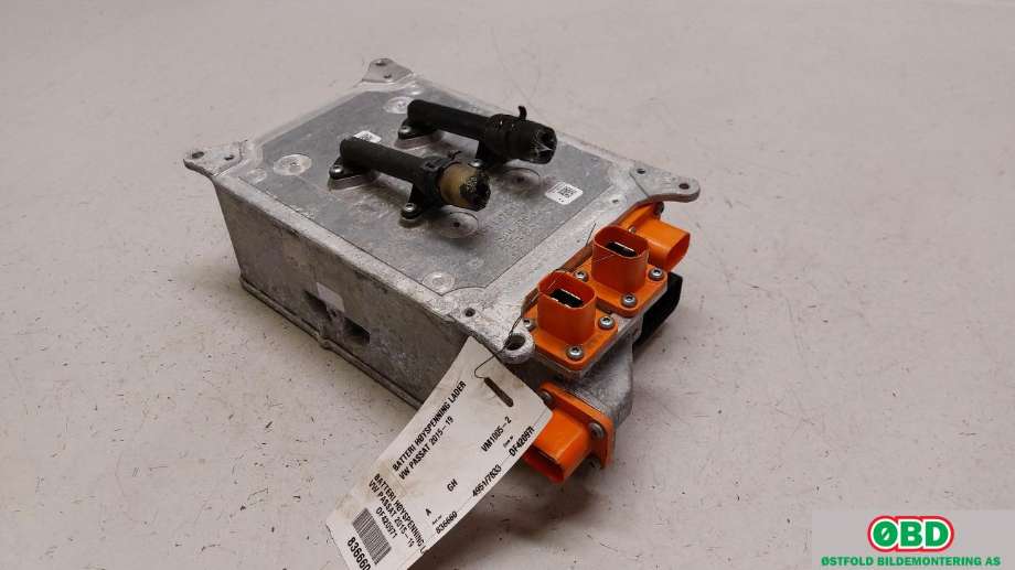 Batterilader (OBC - On Board Charger) til VW Passat 2015-2019 (Fase 1) (B8) (B8) (VOLKSWAGEN|5QE 915 682 M||5QE915682M)