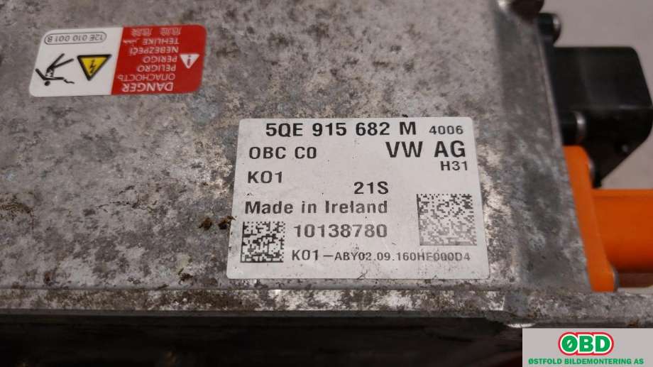 Batterilader (OBC - On Board Charger) til VW Passat 2015-2019 (Fase 1) (B8) (B8) (VOLKSWAGEN|5QE 915 682 M||5QE915682M)