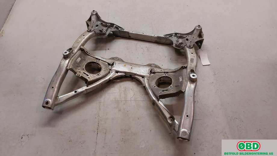 Travers foran hoved til BMW 5-Serie 2017-->> (G30/G31) (G30/G31) (BMW|31 10 6 861 106|)