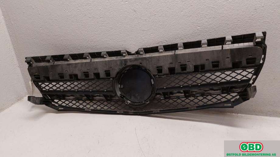 Grill til Mercedes B-Klasse 2011-2018 (W246) (W246) (MERCEDES|A 246 880 12 83|A 246 880 15 83|)