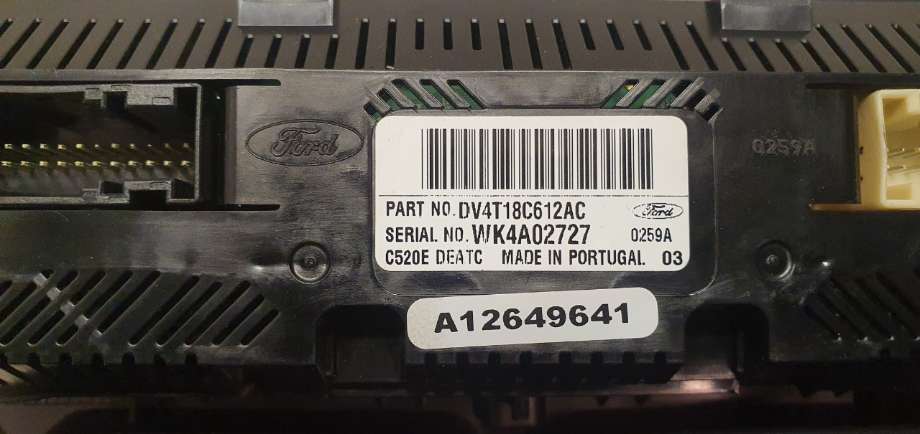 Varmeapparat betjening til Ford Kuga 2013-2019  (FORD|2056864||DV4T18C612AC)