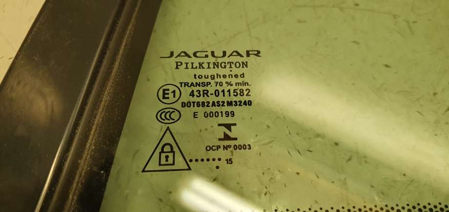 Diverse deler til Jaguar XE 2015-->> (JAGUAR|T4N4129|)
