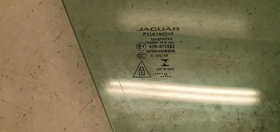 Siderute høyre foran til Jaguar XE 2015-->>  (JAGUAR|T4N3102|)