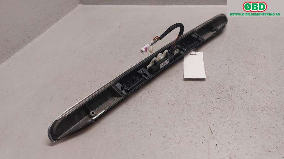 Lister til Mercedes B-Klasse 2011-2018 (W246) (W246) (MERCEDES|A 246 740 66 00|A 246 740 16 01|2467406600)