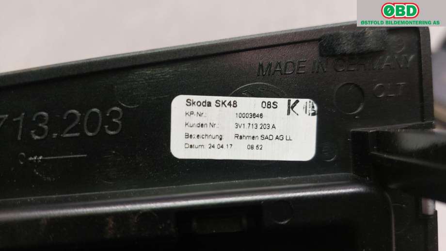 Diverse deler til Škoda Superb 2015-->> (Type III)  (SKODA|3V1 713 123 N|3V1 713 203 A|)