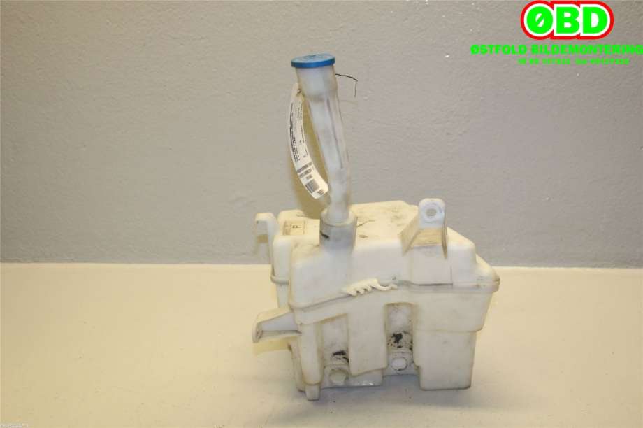 Spylertank til Toyota Avensis 2009-2015 (Type III, Fase 1)  (TOYOTA|8535505070||8535005072)