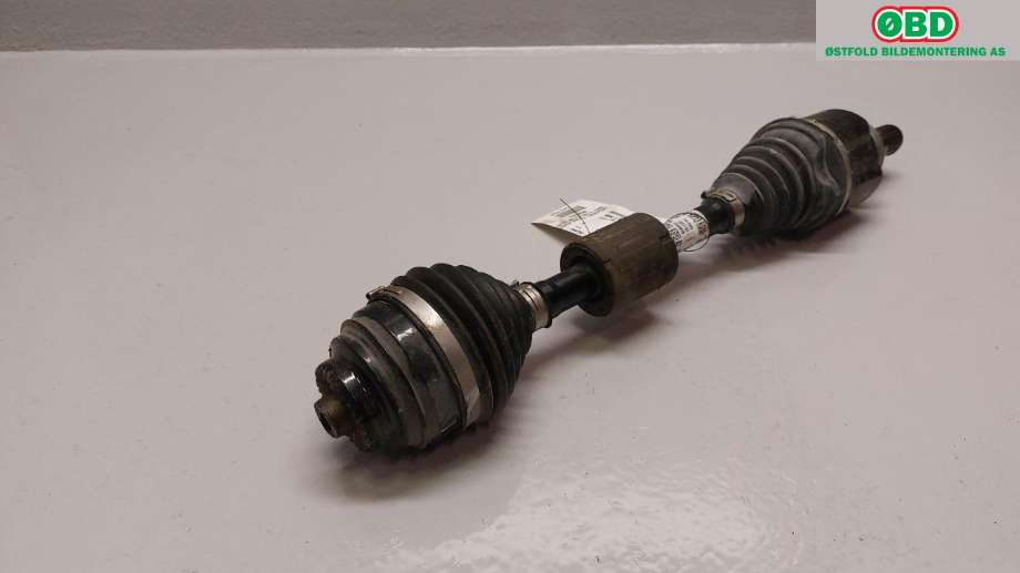 Drivaksel venstre foran, elbil til BMW 2-Serie 2014-2021 (F22/F23) (F22/F23) (BMW|31 60 5 A2E 013|)