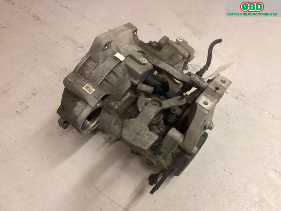 Girkasse manuell til VW Golf VII 2012-2017 (Fase 1)  (VOLKSWAGEN|0A4 300 047 K|)