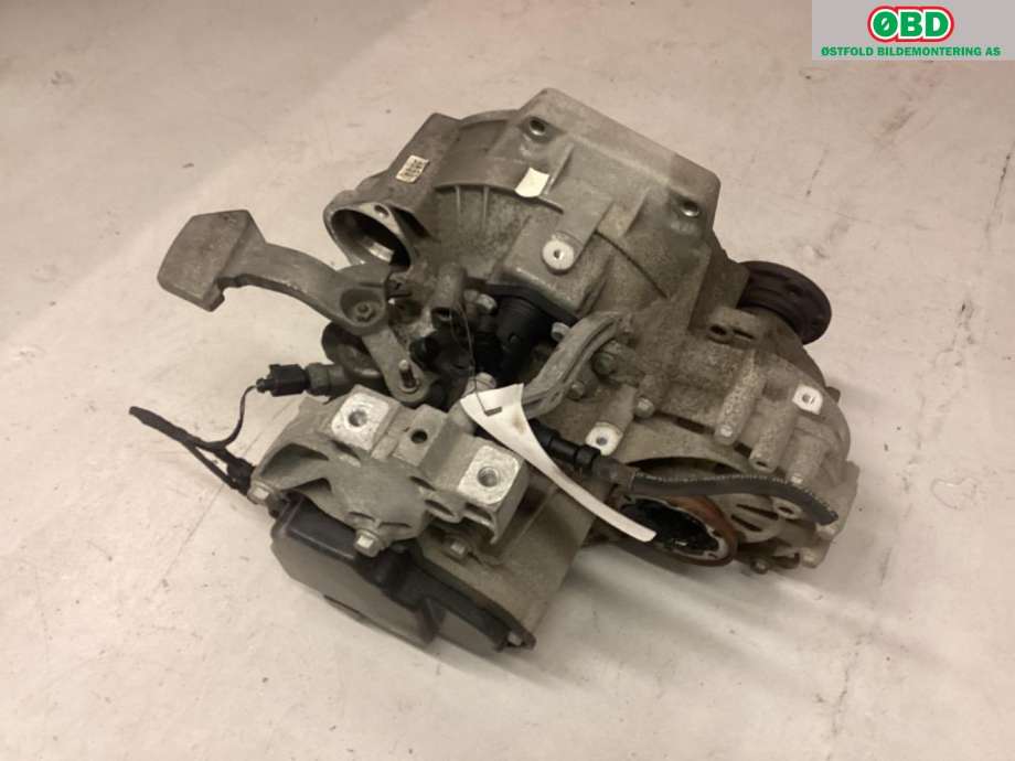 Girkasse manuell til VW Golf VII 2012-2017 (Fase 1)  (VOLKSWAGEN|0A4 300 047 K|)
