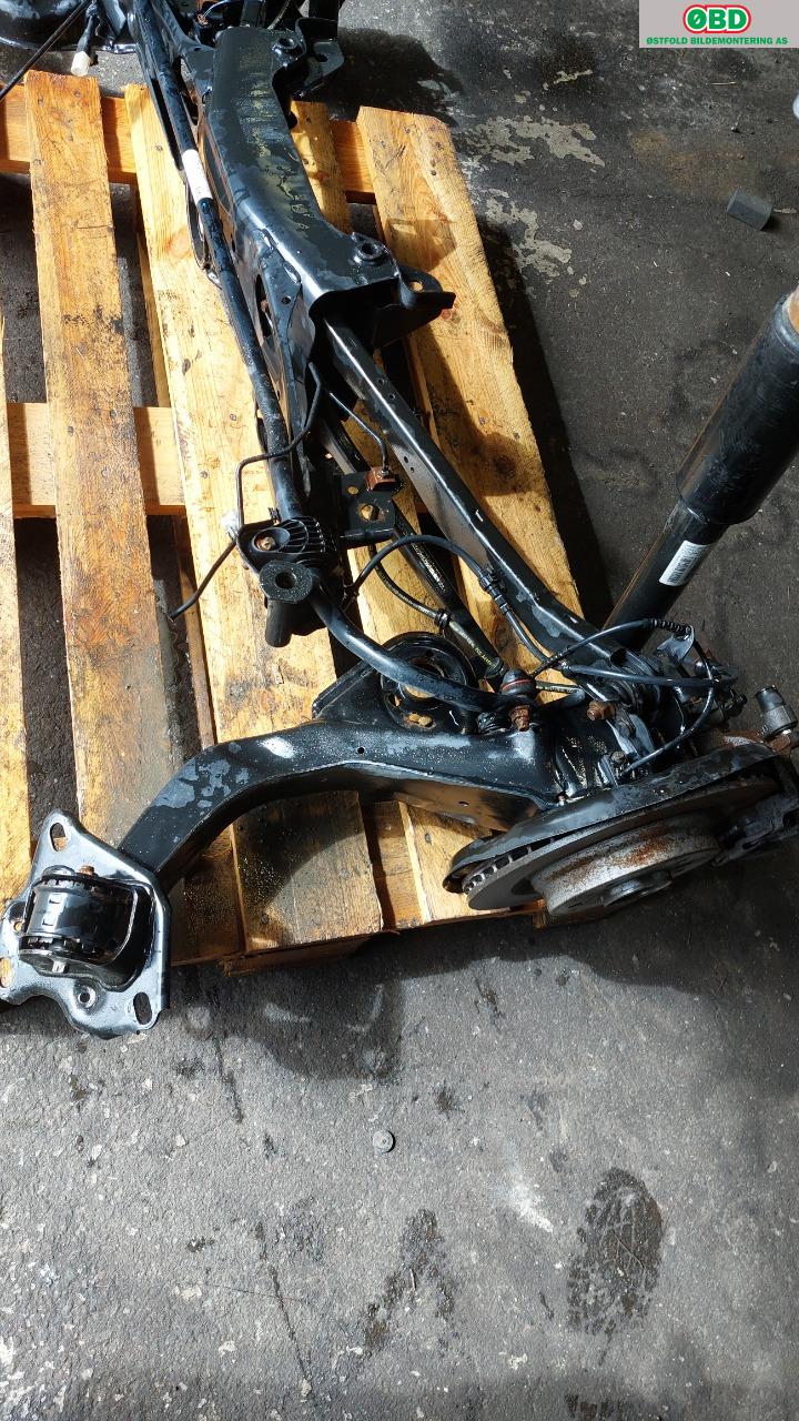 Bakaksel til BMW 2-Serie 2014-2021 (F22/F23) (F22/F23) (BMW|33 31 6 864 561|)