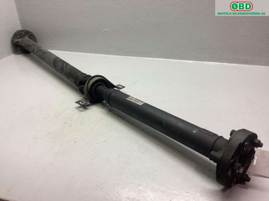 Mellomaksel til Mercedes GLK 2008-2015 (X204) (X204) (MERCEDES|A 204 410 68 06||2044106806)