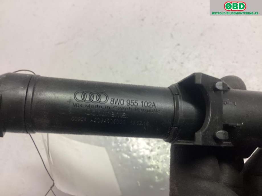 Lyktespylerdyse til Audi A4 2015-2019 (Type V, Fase 1) (B9) (B9) (AUDI|8W0955101A|)