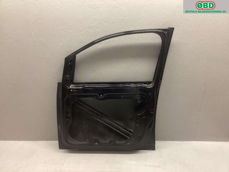 Dør høyre foran til VW Caddy 2010-2015 (Type III, Fase 2)  (VOLKSWAGEN|2K0 831 056 B|)