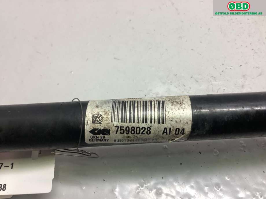 Drivaksel høyre foran til BMW X3 2010-2017 (F25) (F25) (BMW|31 60 7 619 658|)