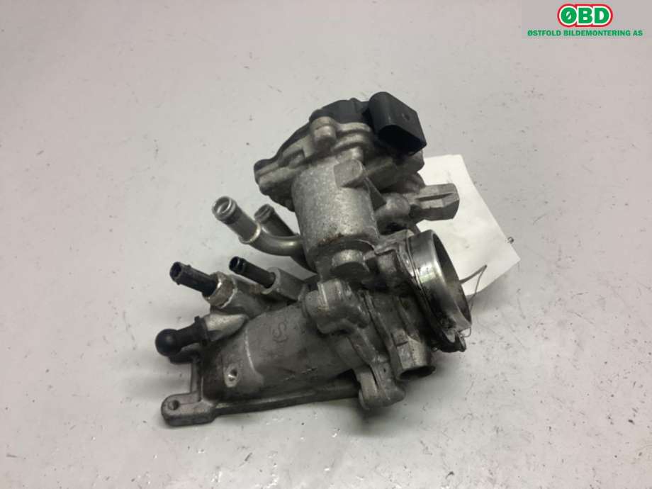 Spjeldhus til VW Passat 2015-2019 (Fase 1) (B8) (B8) (VOLKSWAGEN|04L 128 063 AA|)