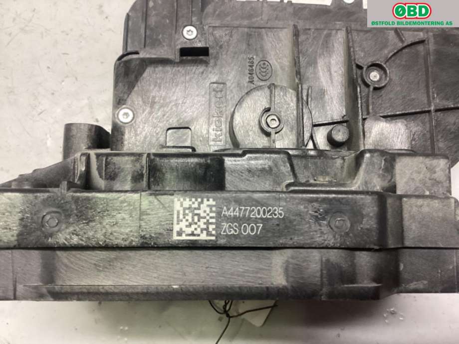 Låsekasse høyre foran til Mercedes Vito 2014-->> (W447) (W447) (MERCEDES|A 447 720 02 35||4477200235)