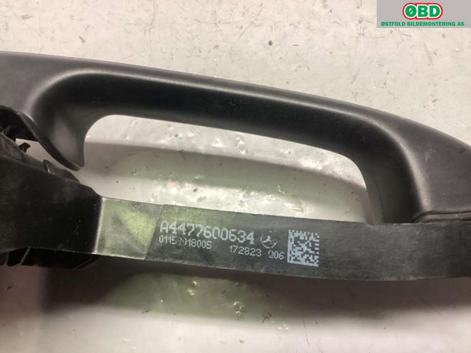 Dørhåndtak utv høyre foran til Mercedes Vito 2014-->> (W447) (W447) (MERCEDES|A 447 760 00 59|A 447 760 06 34|4477600634)
