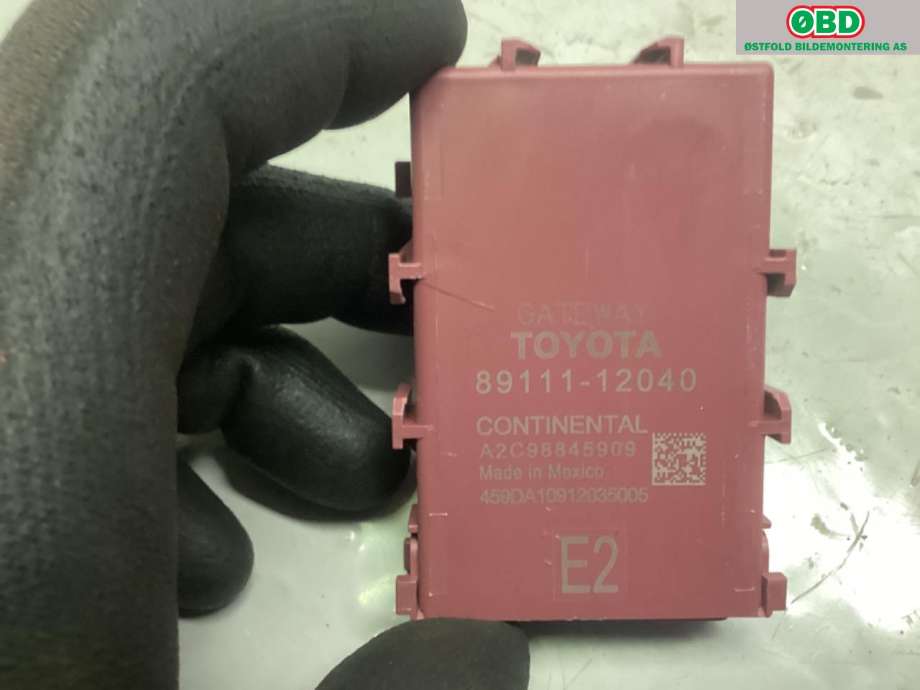 Diverse deler til Toyota RAV4 2019-->> (Type V)  (TOYOTA|8911112040|)