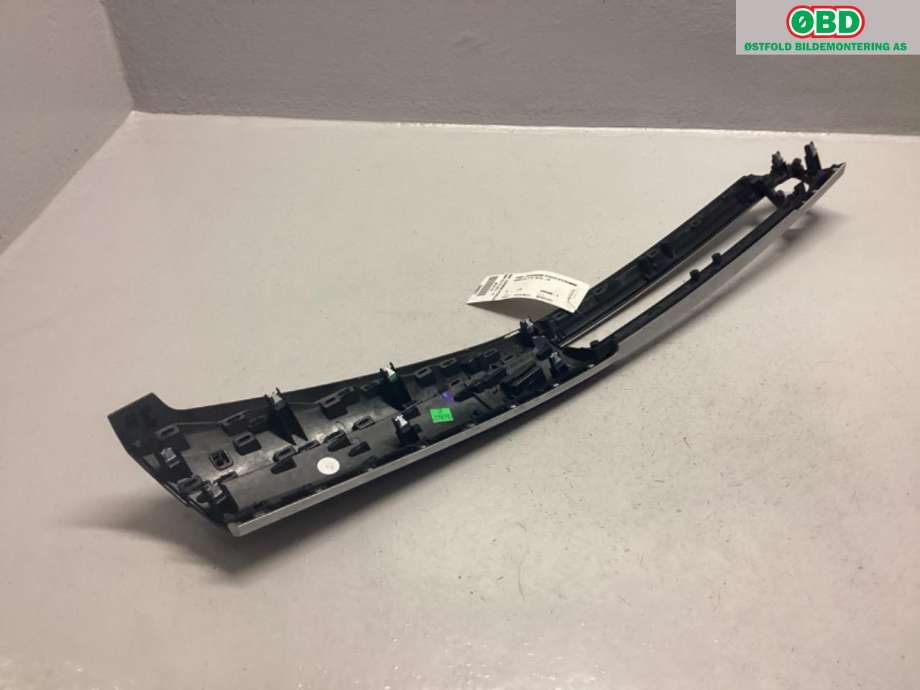 Diverse deler til BMW X5 2013-2018 (F15) (F15) (BMW|51 45 8 058 568|)