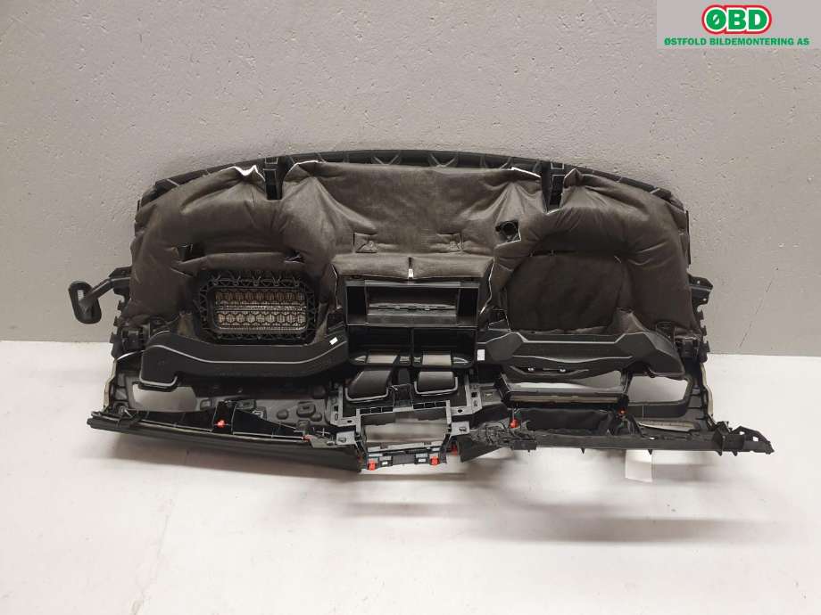 Dashbord til BMW 2-Serie 2014-2021 (F22/F23) (F22/F23) (BMW|51 45 9 378 475|)
