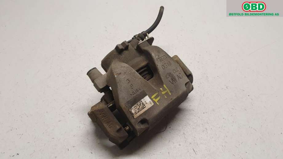 Bremsecaliper høyre foran til Audi A4 2015-2019 (Type V, Fase 1) (B9) (B9) (AUDI|8W0 615 124|)