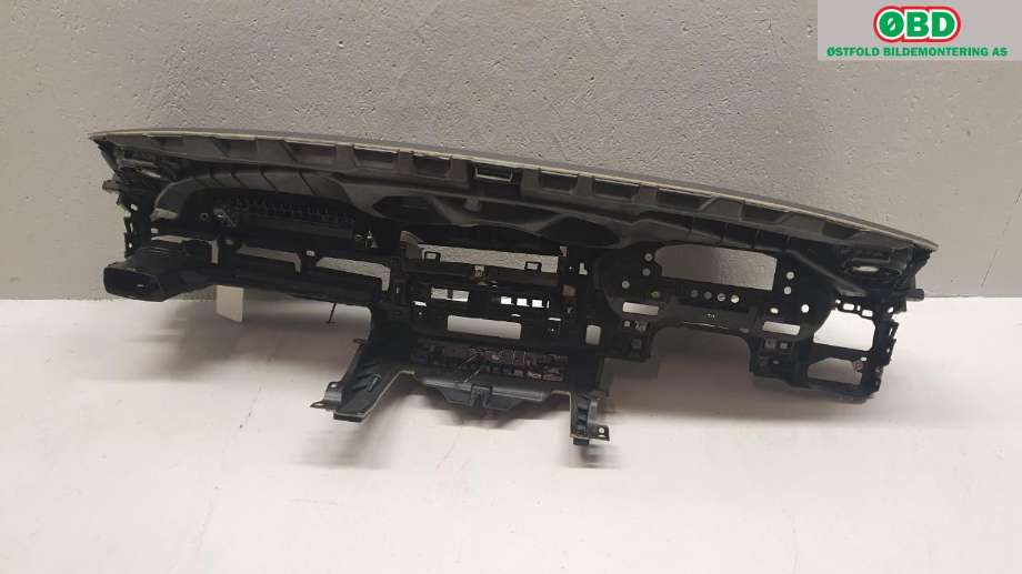 Dashbord til Audi A4 2015-2019 (Type V, Fase 1) (B9) (B9) (AUDI|8W1 857 001 H|)