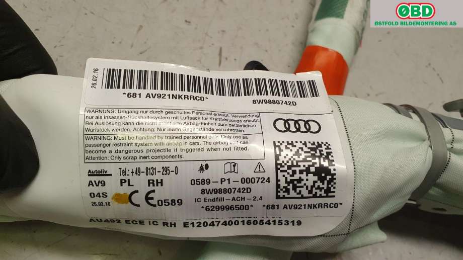 Airbag gardin høyre til Audi A4 2015-2019 (Type V, Fase 1) (B9) (B9) (AUDI|8W9 880 742 D|)
