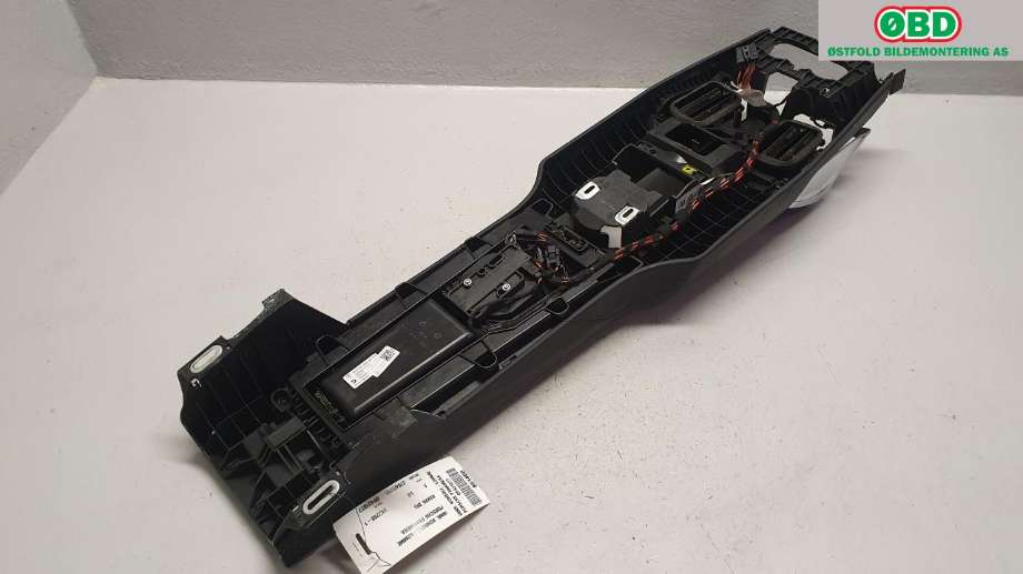 Innredning, Konsoll til Porsche Panamera 2009-2017 (Type I) (970) (970) (PORSCHE|970 553 411 01|)