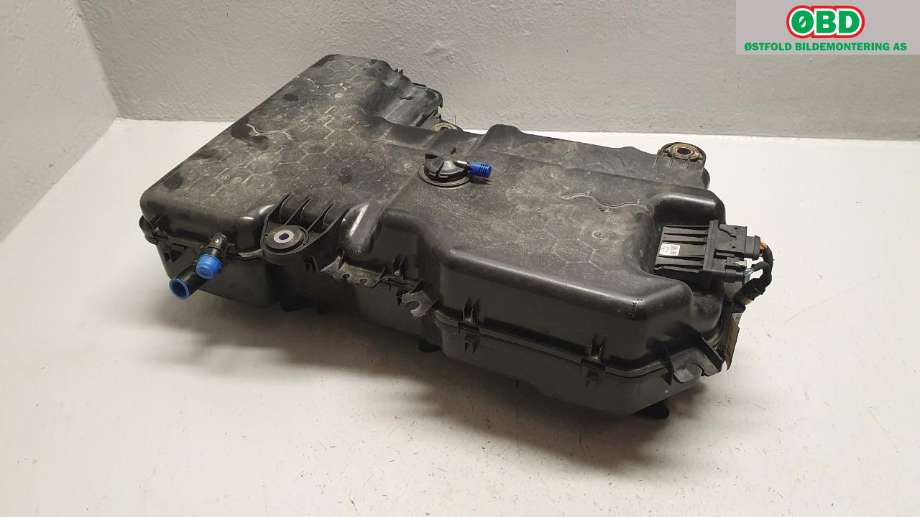 AdBlue tank til VW Transporter / Caravelle 2015-2019 (T6) (T6) (VOLKSWAGEN|7E0 131 877 H||7E0131877F)