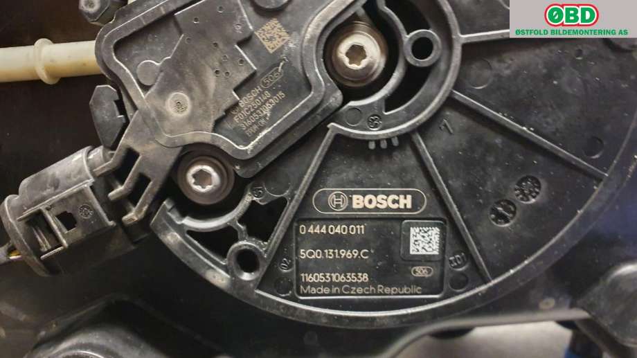 AdBlue tank til VW Transporter / Caravelle 2015-2019 (T6) (T6) (VOLKSWAGEN|7E0 131 877 H||7E0131877F)