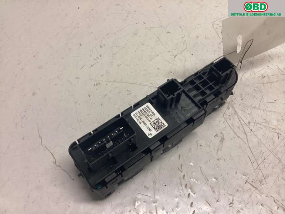 Bryter ruteheis til Peugeot 3008 2016-->> (Type II)  (PEUGEOT|98 248 411 ZD|98 319 739 ZD|98248411ZD)