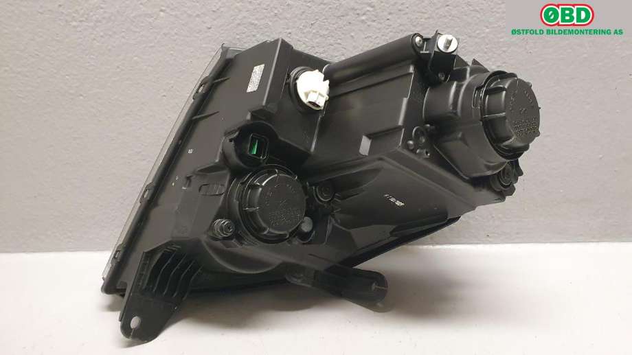 Frontlykt venstre halogen til SsangYong Rexton 2002-2004 (Fase 1) (Y200) (Y200) (8310108B14|)