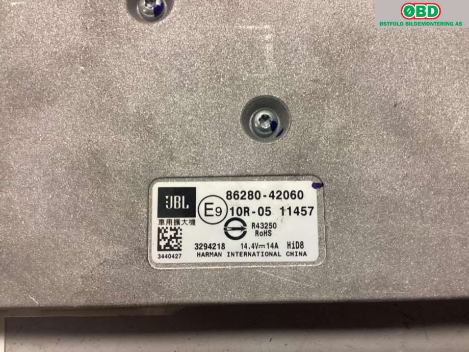 Bilstereo forsterker til Toyota RAV4 2019-->> (Type V)  (TOYOTA|8628042060|)
