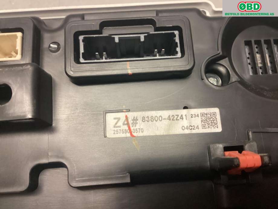 Instrumentpanel til Toyota RAV4 2019-->> (Type V)  (TOYOTA|8380042Z41|)