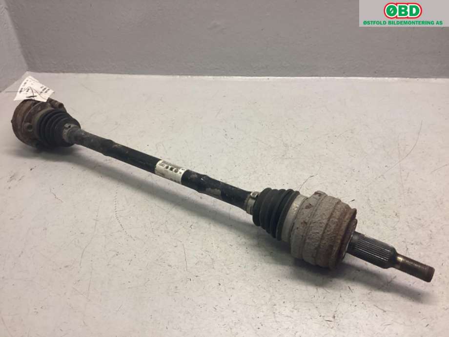 Drivaksel høyre bak til VW Transporter / Caravelle 2009-2015 (Fase 2) (T5) (T5) (VOLKSWAGEN|7E0 501 202|7E0 501 202 A|7E0501202)