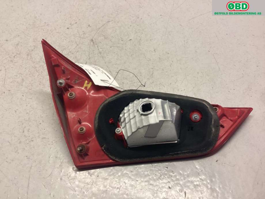 Baklykt høyre indre til Toyota Auris 2013-2015 (Type II, Fase 1)  (TOYOTA|8155102730|)