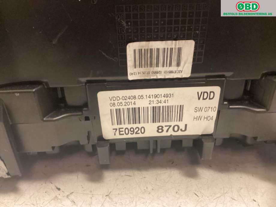 Instrumentpanel til VW Transporter / Caravelle 2009-2015 (Fase 2) (T5) (T5) (VOLKSWAGEN|7E0 920 870 J||7E0920870J)