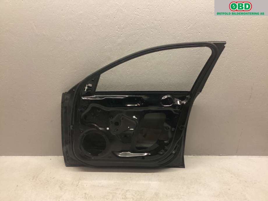 Dør høyre foran til Audi A4, Allroad 2009-2016 (Type I) (B8) (B8) (AUDI|8K0 831 052 J|)