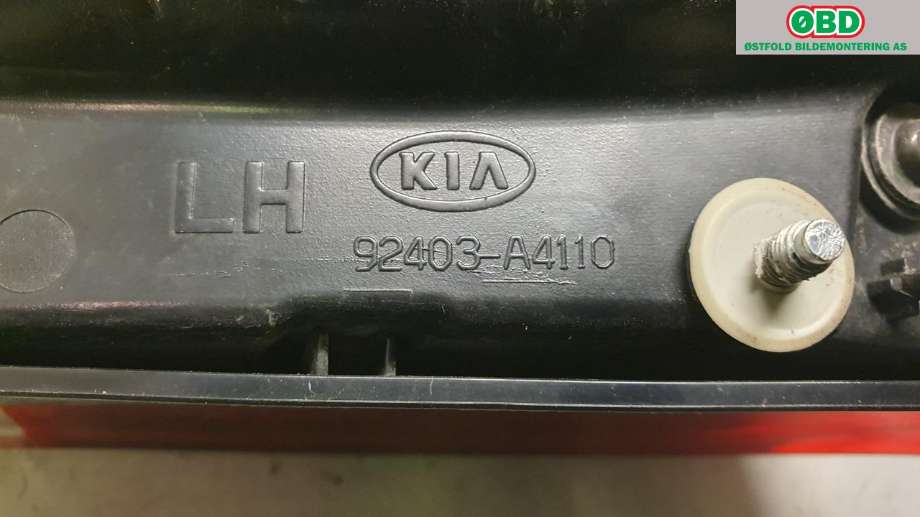 Baklykt venstre indre til Kia Carens 2013-2018 Type III  (|92403A4110)
