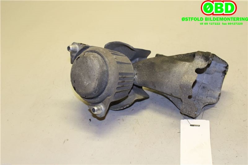 Motorfeste til Mercedes E-Klasse 2009-2013 (Fase 1) (W212) (W212) (MERCEDES|A 651 223 35 04|)