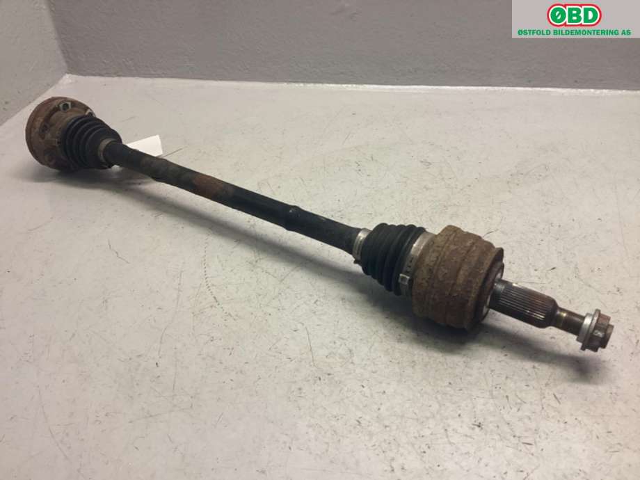 Drivaksel høyre bak til VW Transporter / Caravelle 2009-2015 (Fase 2) (T5) (T5) (VOLKSWAGEN|7E0 501 202|7E0 501 202 A|7E0501202)