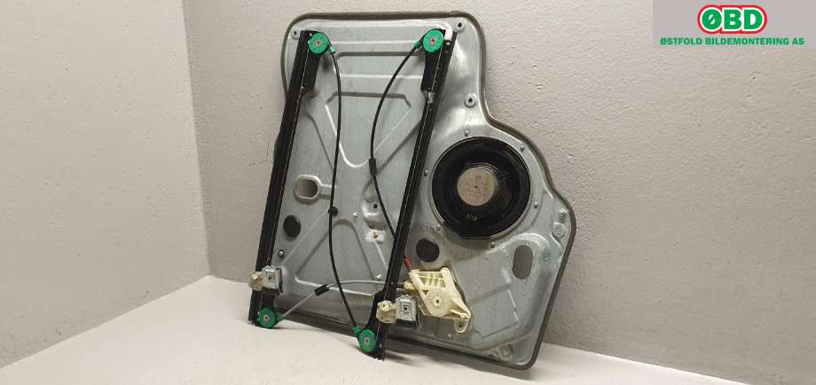 Ruteheis venstre foran til VW Transporter / Caravelle 2009-2015 (Fase 2) (T5) (T5) (VOLKSWAGEN|7E0 837 753 D|)