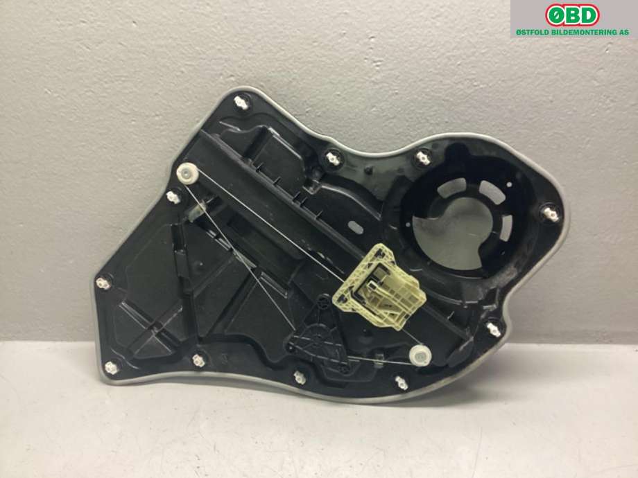 Ruteheis høyre bak til Ford Explorer 2020-->> (FORD (US)|2412638|LB5BS27000AF|)