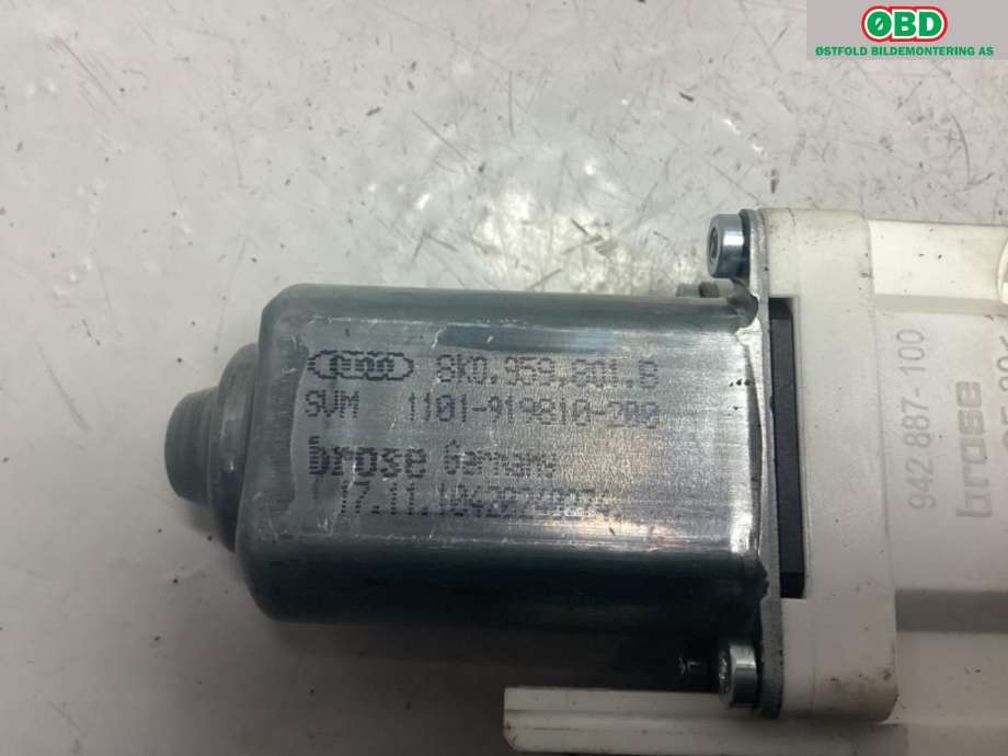 Ruteheis høyre bak til Audi A8 2010-2013 (Type III, Fase 1)  (AUDI|8K0 959 801 B|)