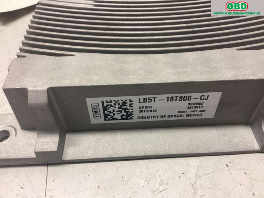 Bilstereo forsterker til Ford Explorer 2020-->>  (FORD (US)|2421240||LB5T18T806CJ)