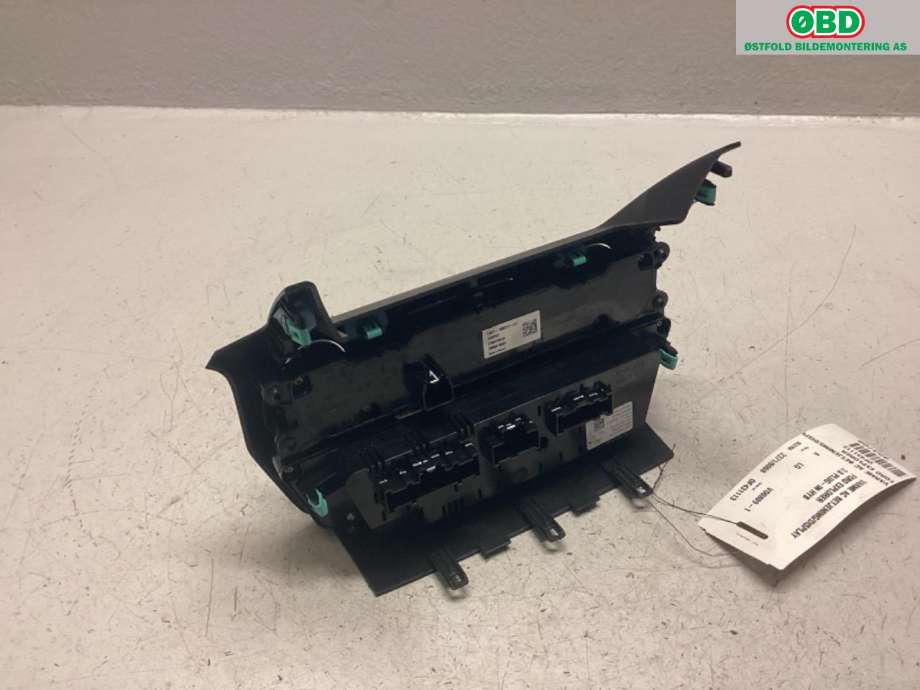Varmeapparat betjening til Ford Explorer 2020-->> (FORD (US)|2515368||LB5T18K811CJ)