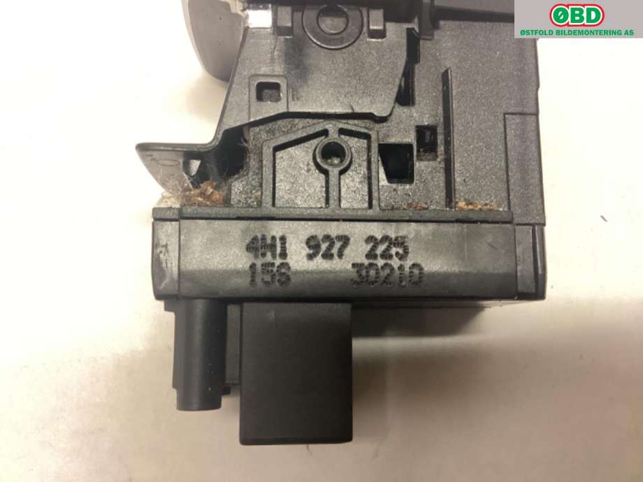 Bryter elektrisk håndbrekk/parkbrems til Audi A8 2010-2013 (Type III, Fase 1)  (AUDI|4H1 927 225 B|)