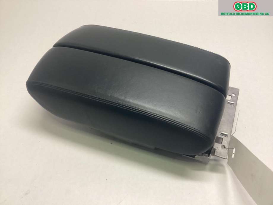Sete armlene lokk til Audi A8 2010-2013 (Type III, Fase 1)  (AUDI|4H0 864 206 C|)