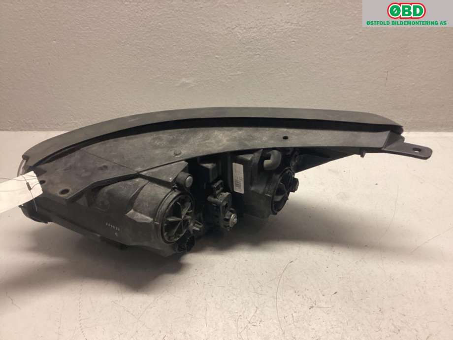 Frontlykt høyre halogen til Kia Soul 2014-2019 (Type II)  (KIA|92102E40101D|)